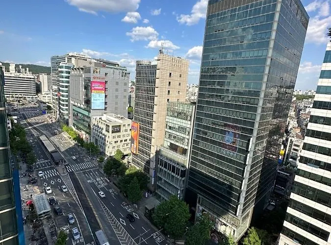 Hongdae 1min From Hongik Uni Station Exit #1